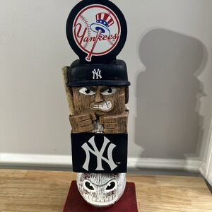 New York Yankees MLB Tiki Totem Pole Statue Resin Baseball